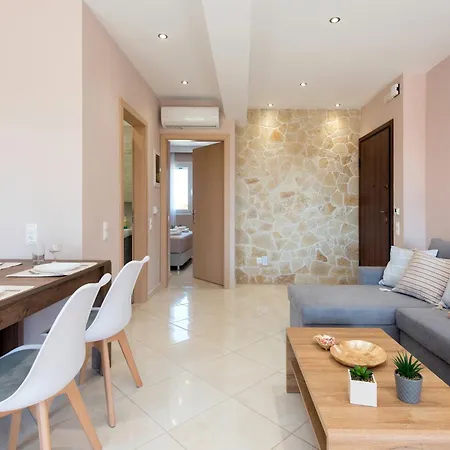 Lia's Two Apartment *